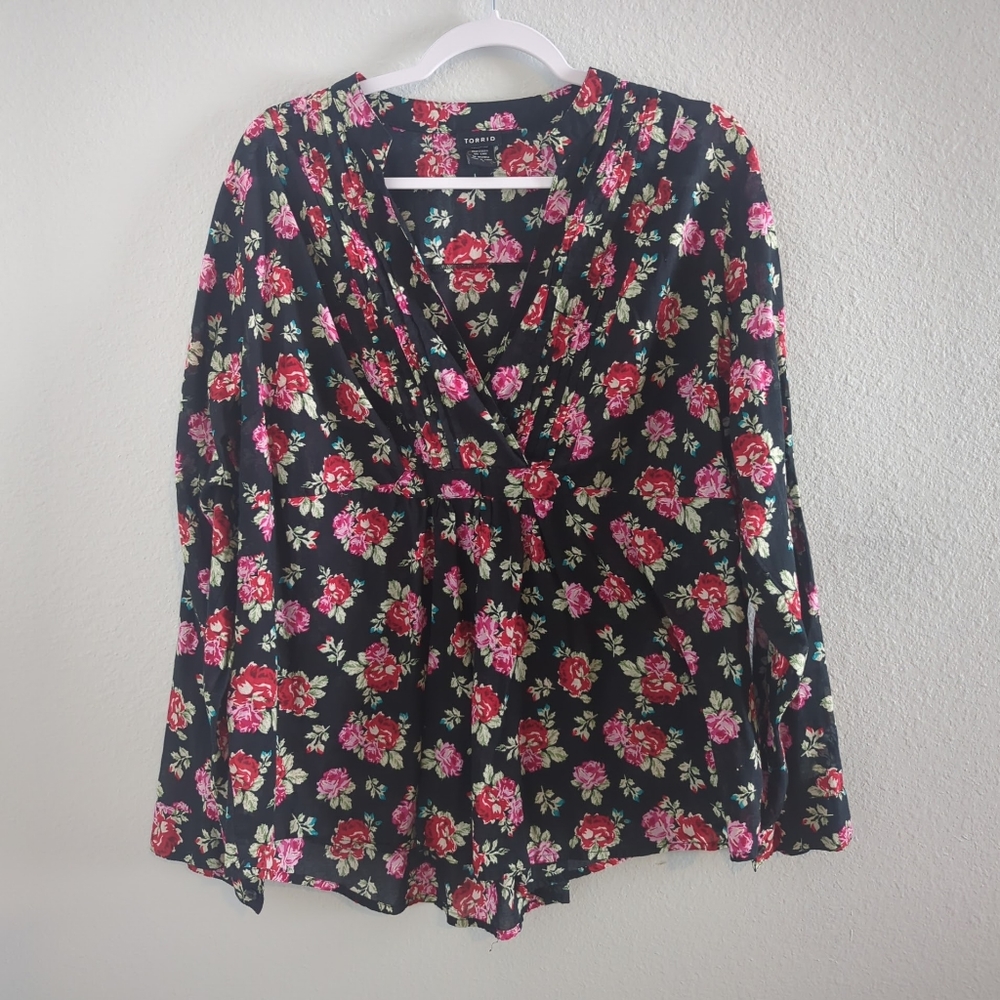 Torrid Blouse Long-Sleeve V-Neck Black Red Floral Women's Plus Size 2X